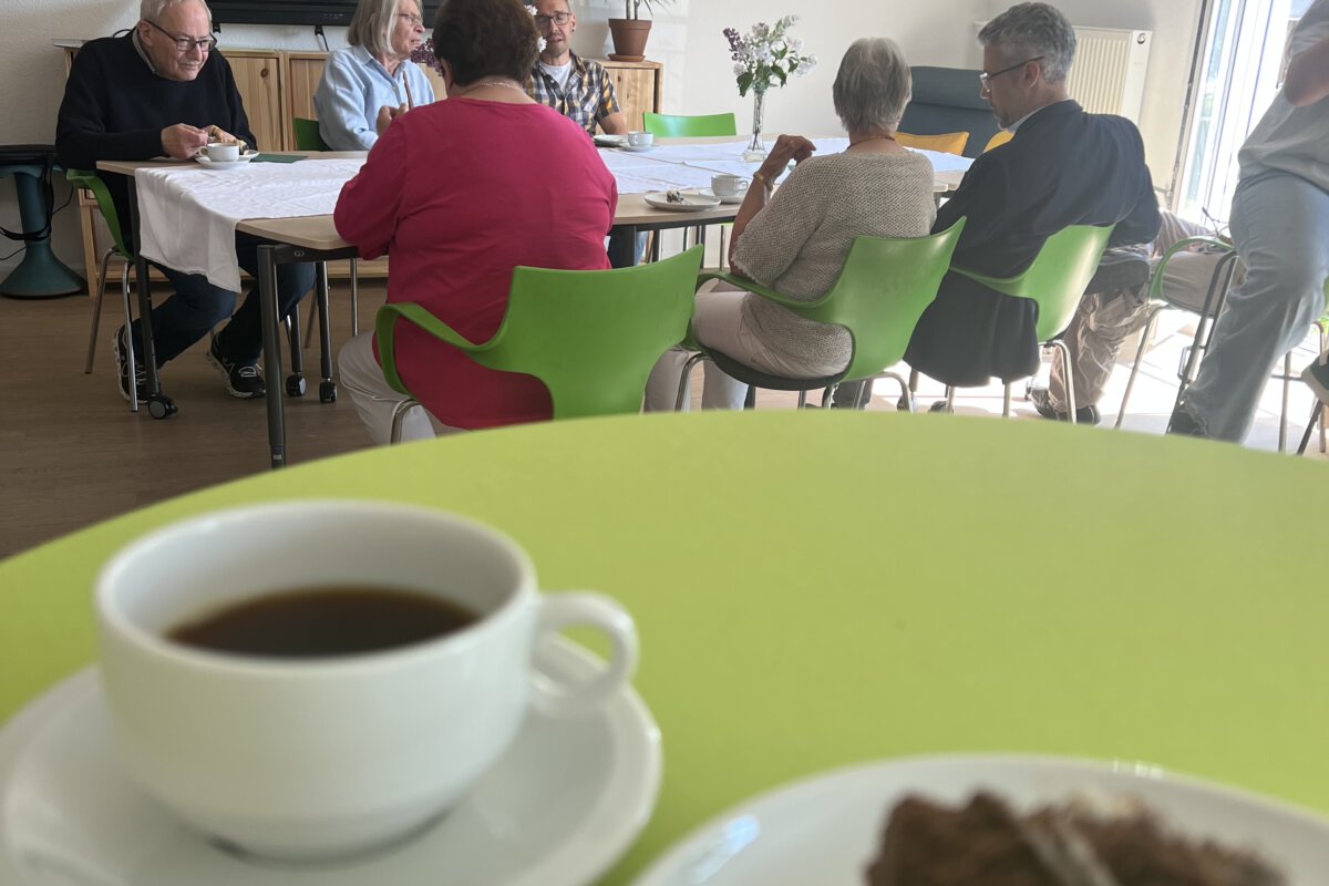 Willkommen zum Nachbarschaftscafé in der ESTA – alles Neue macht der Mai 🎉