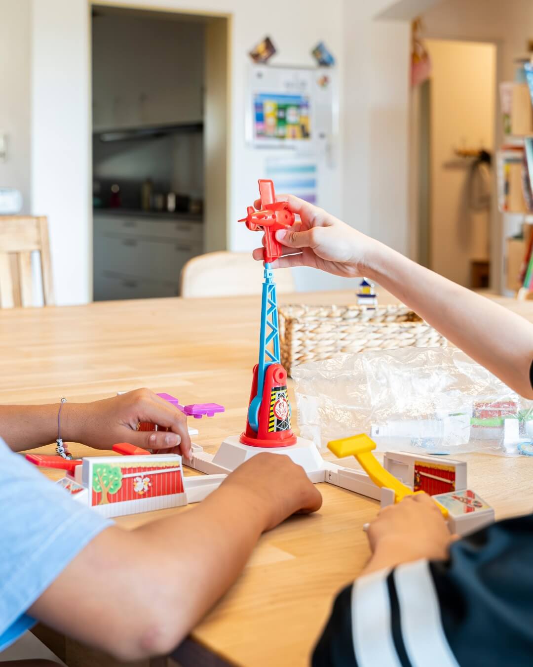 Spielerische Materialien unterstützen Kinder und Jugendliche