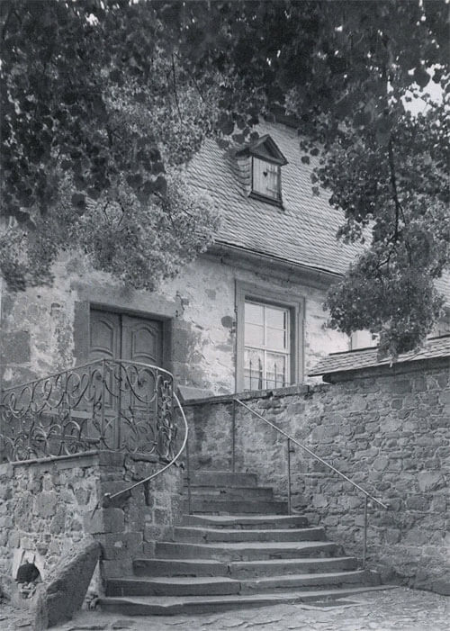 Treppenaufgang zum Eingang vom „Rettungshaus für sittlich verwahrloste Kinder“ 1846